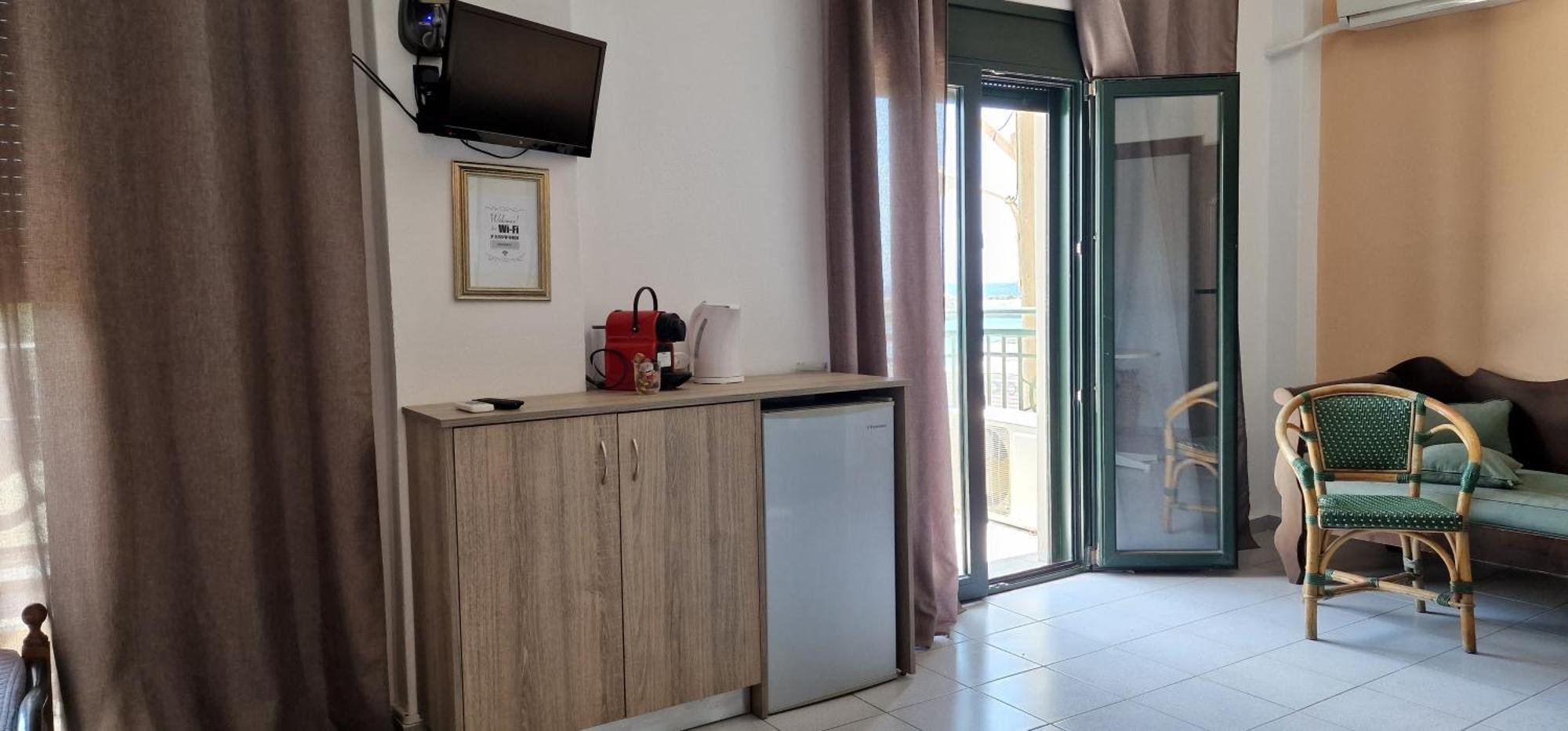 By Captains Studio Apartment *